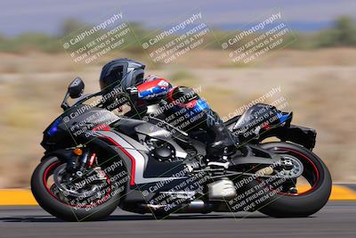 media/Oct-08-2022-SoCal Trackdays (Sat) [[1fc3beec89]]/Turn 16 (125pm)/